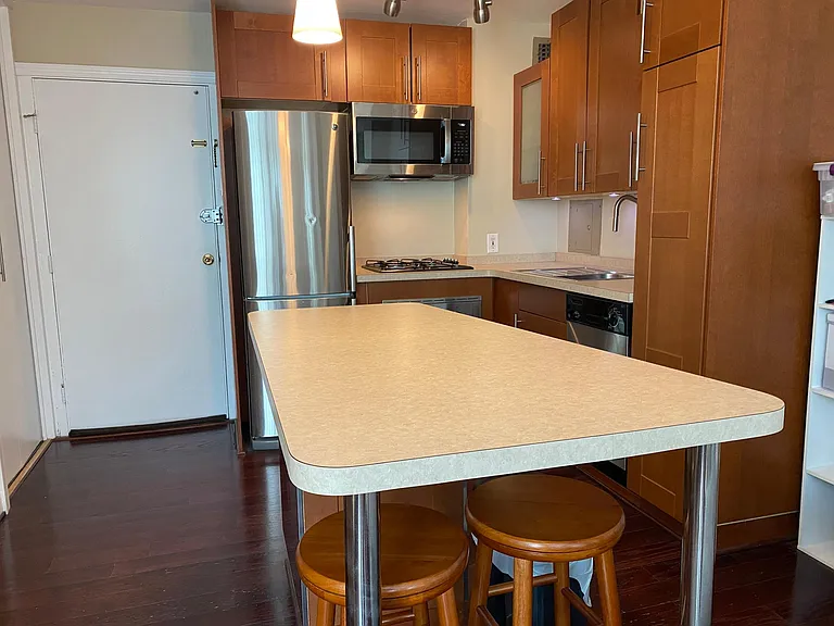 2800 Wisconsin Ave NW #409 — Photo 5