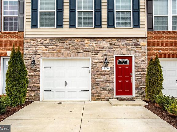 Attached 1-car garage with inside access