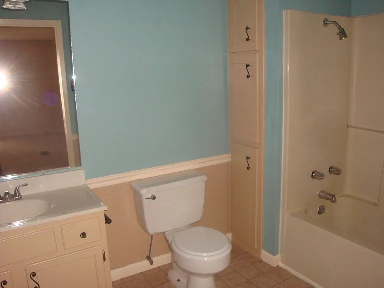 1301 S 10th St #AB — Photo 3