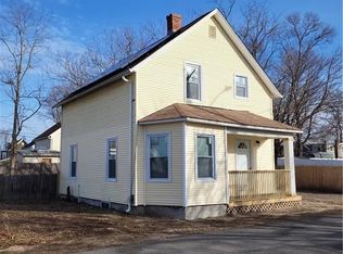 37 Holly St, Riverside, RI 02915