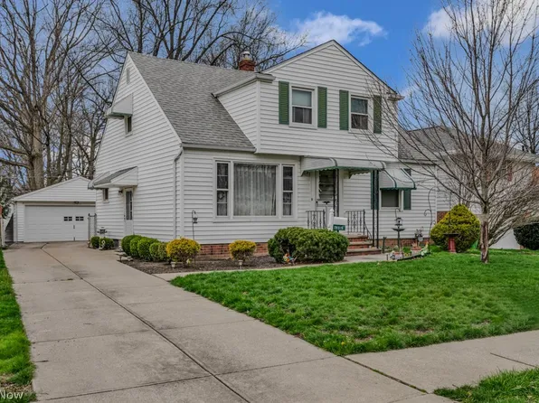 29515 Oakwood Dr, Wickliffe, OH 44092