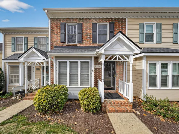 2106 Trailridge Ct, Raleigh, NC 27603