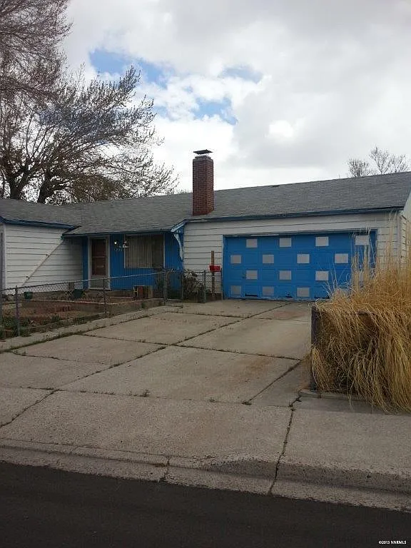 1308 Stanford Way photo 1