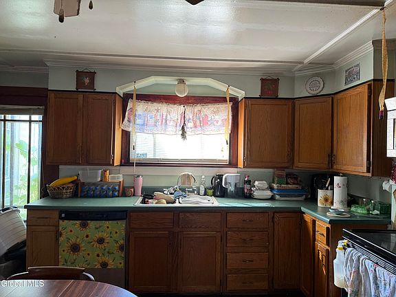 5th image of 64 Saunders Street