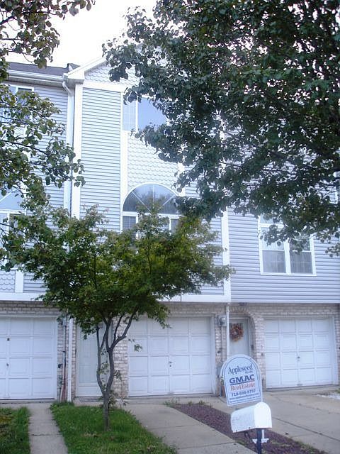 1st image of 8 Dorval Ave