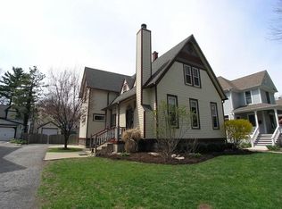 318 N Catherine Ave, La Grange Park, IL 60526