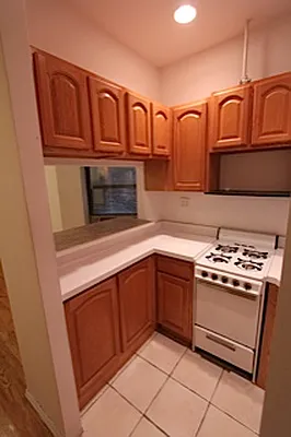 Rented by Robyn Lee, LREB | media 25