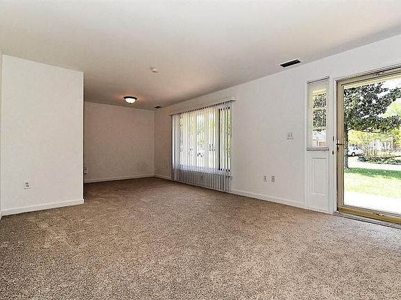 3rd image of 1411 Cedarwood Ln