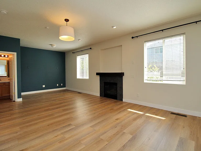 15542 SE Thornbridge Dr — Photo 7