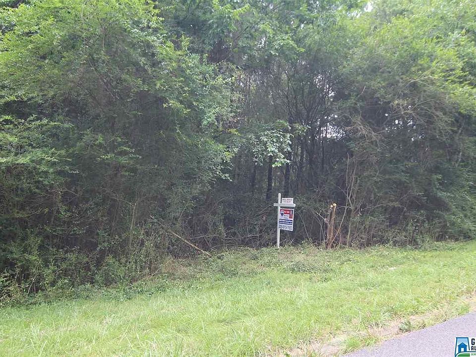2nd image of Twin Oaks Dr
