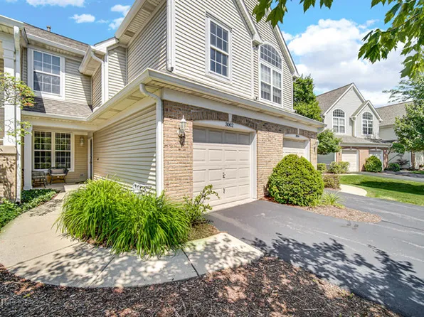 3002 Waters Edge Cir, Aurora, IL 60504