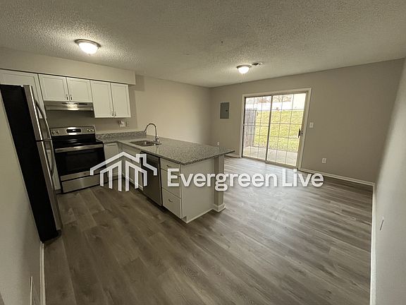 5th image of 1411 Hawthorne Cir