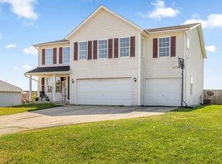 694 Rosemare Dr, Roscoe, IL 61073