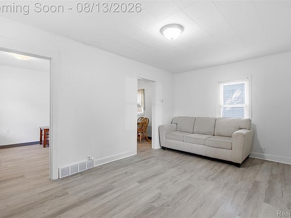 5th image of 808 Corwin Ct