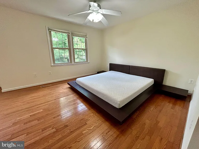 5916 Dorchester Way — Photo 10