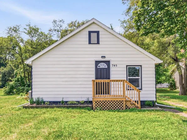 745 E 18th St, Mishawaka, IN 46544