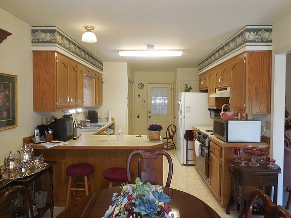 3rd image of 1101 Resimont Cv
