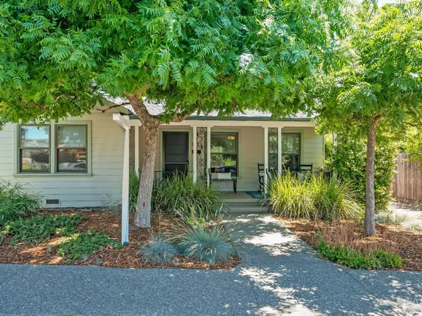 824 Center Street, Healdsburg, CA 95448