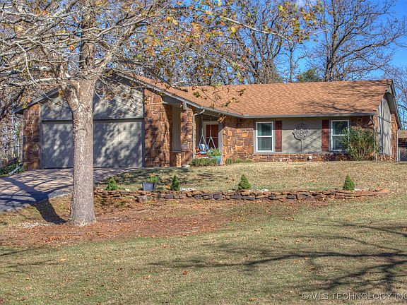 4th image of 2651 Valwood Ln