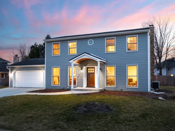 925 Appomattox Cir, Naperville, IL 60540