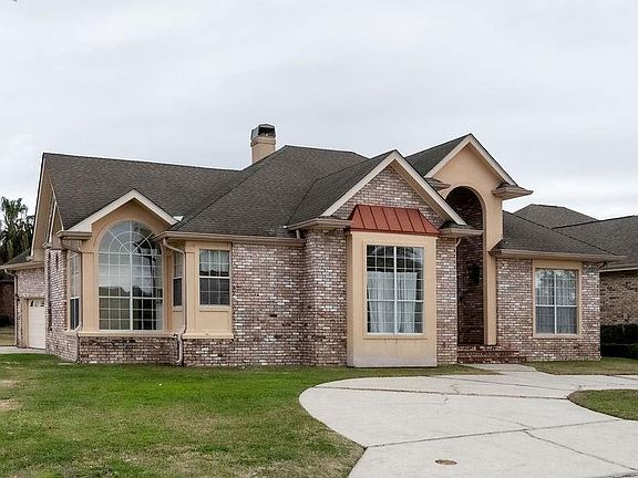 4th image of 100 Pinehurst Ct