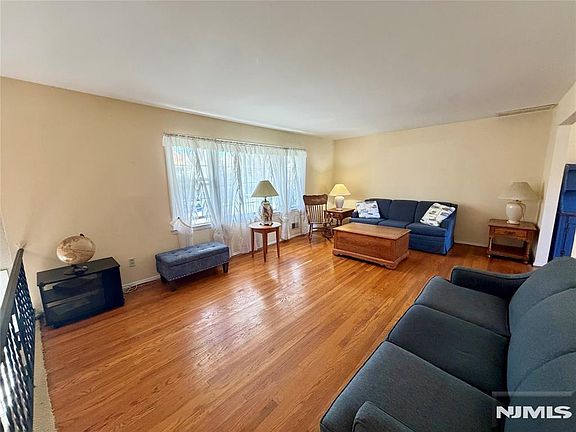 4th image of 41 Mohawk Drive