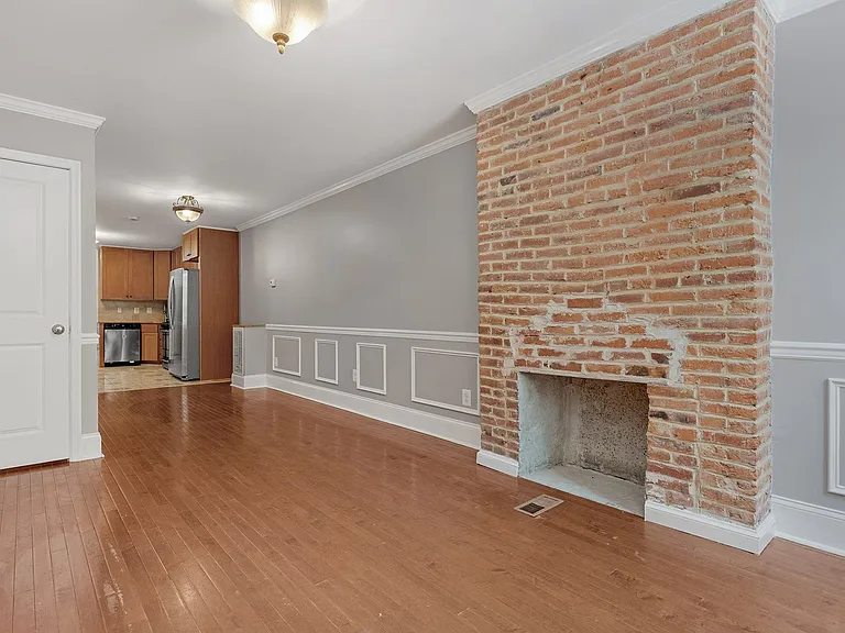 104 S Carrollton Ave — Photo 6