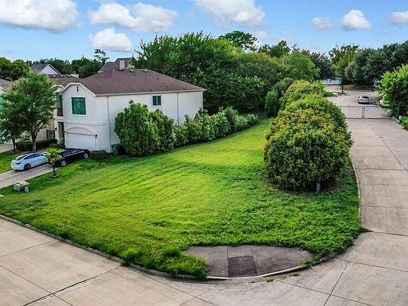 3rd image of 5225 Lake Terrace Ct