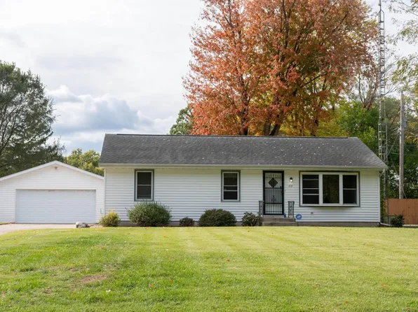 319 N Chestnut St, Osceola, IN 46561