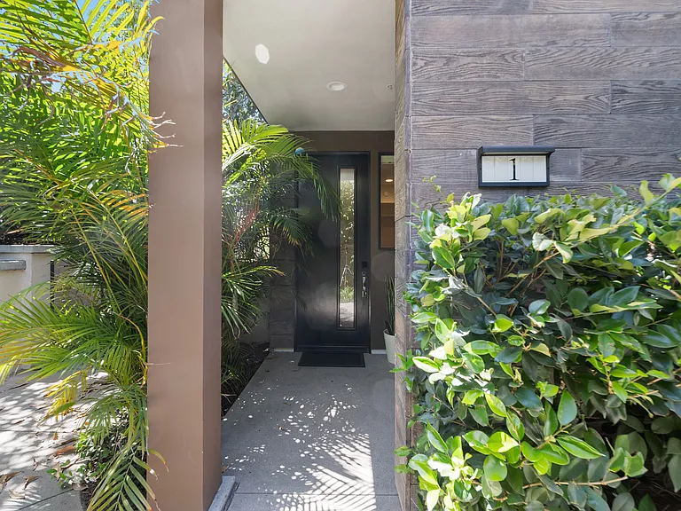 2111 N Cahuenga Blvd #A-1 — Photo 2