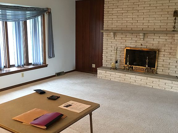 2nd image of 33076 167th St