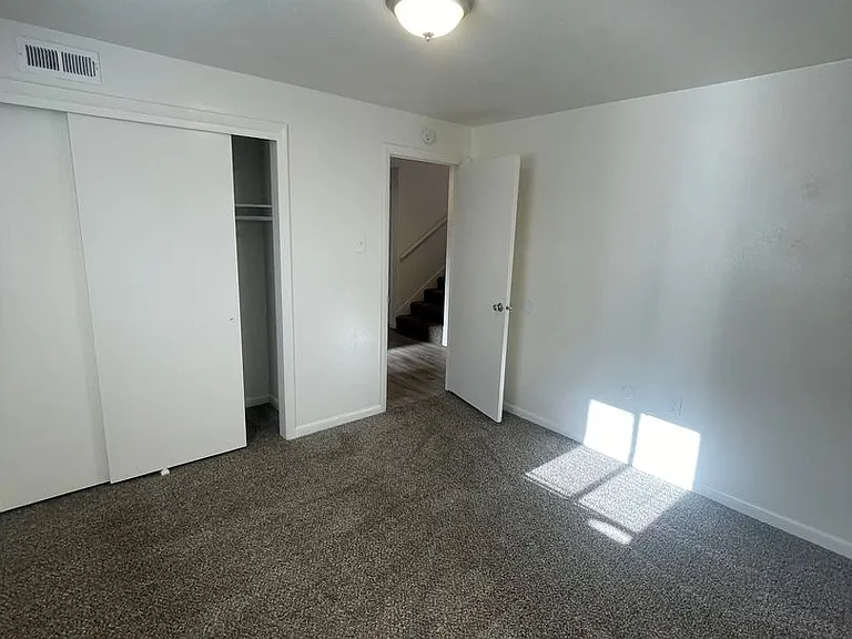 1113 W Arroyo Ave — Photo 12