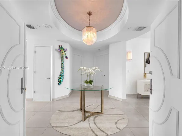 300 S Pointe Dr APT 3402, Miami Beach, FL 33139