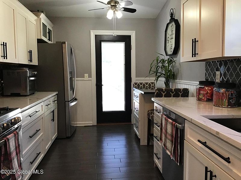 4th image of 17 Kenjack Terrace