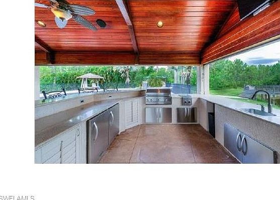 3rd image of 3585 41st Ave NE