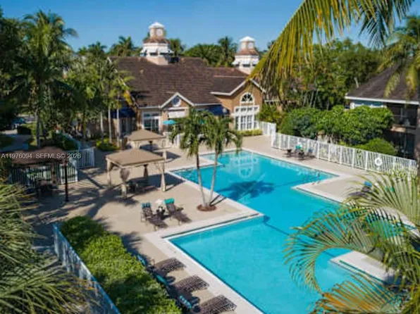 15640 SW 106th Ln APT 903, Miami, FL 33196