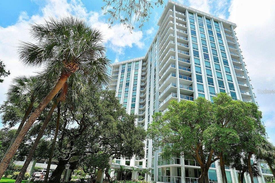 1st image of 1111 N Gulfstream Ave APT 7D
