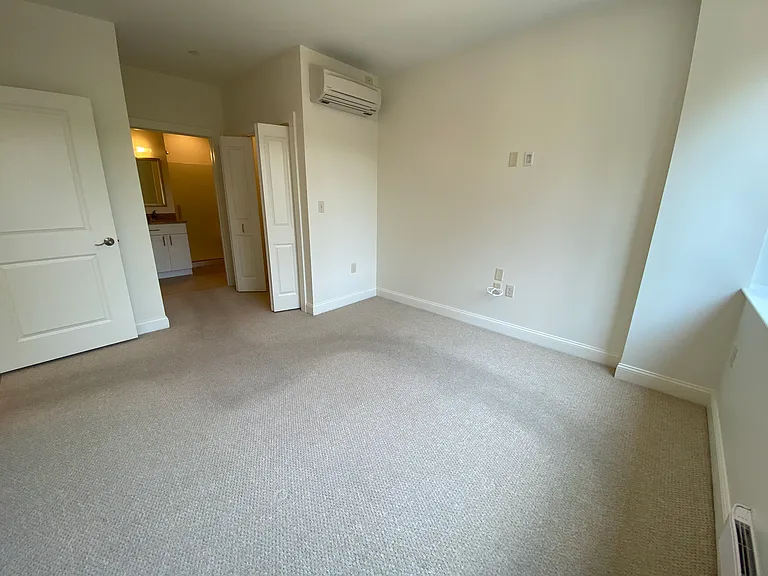 Red Oak at 875 Elm Street — Photo 51