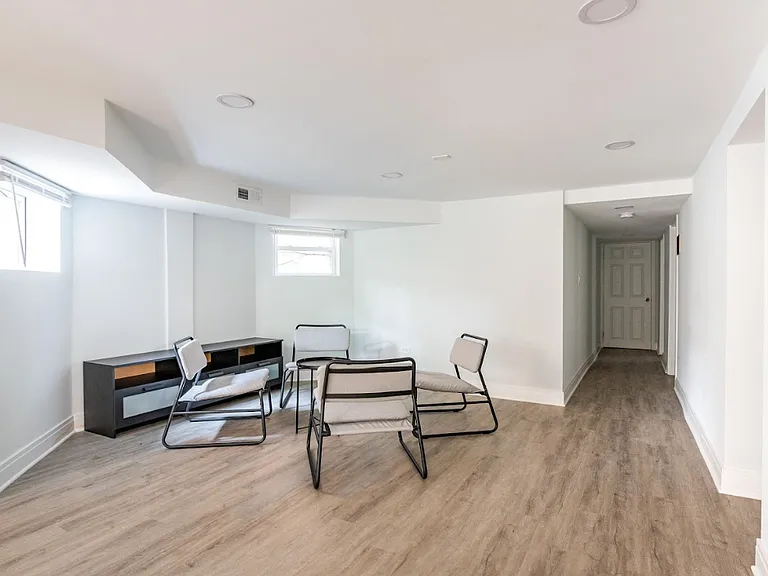 2252 N Lawndale Ave #1 — Photo 19