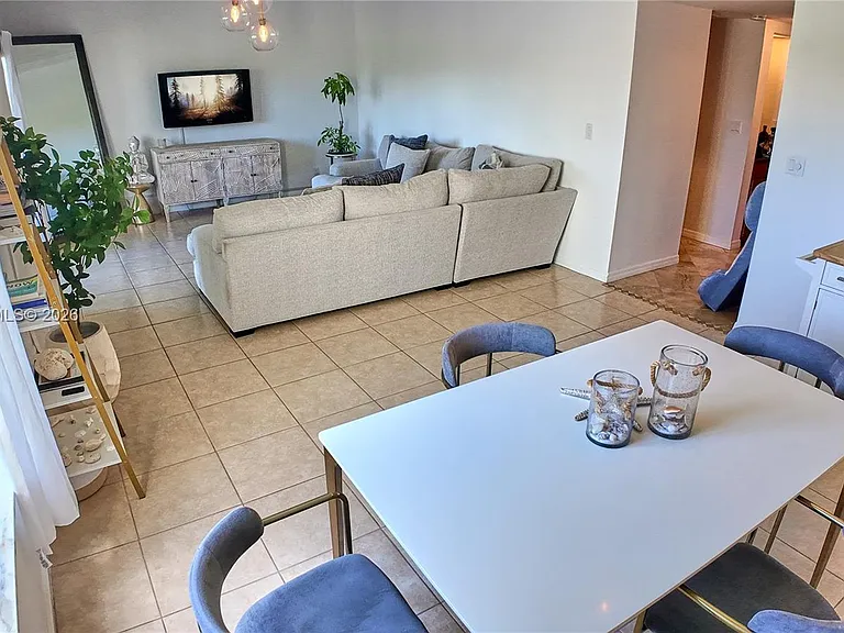 900 Greensward Ln #111-G — Photo 32