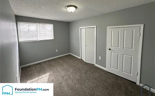 1392 Kyle St — Photo 11