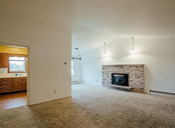 2nd image of 2315 Lakewood Dr