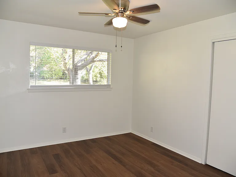 1212 Desiree Ln — Photo 19