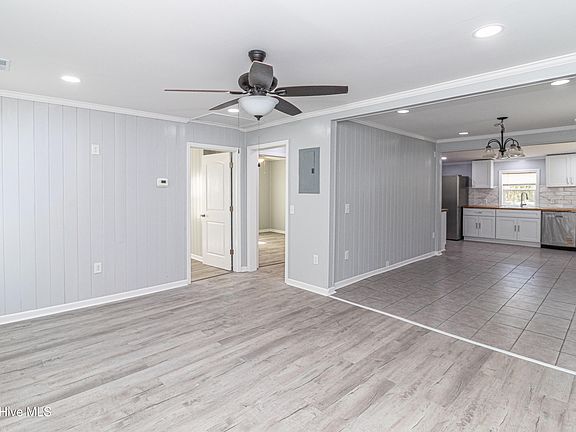 5th image of 511 S Leslie Street