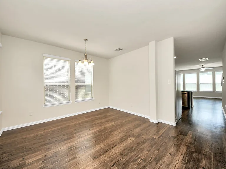 1437 Northwood Springs Dr — Photo 5
