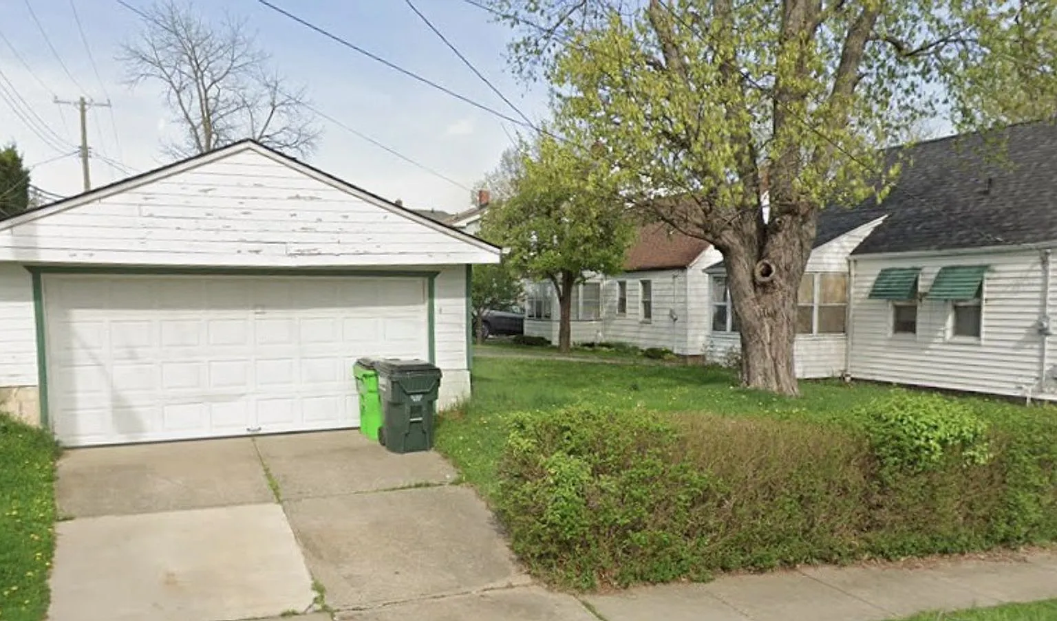 Garfield Heights - 3 Bedroom Single Family Home — Photo 3