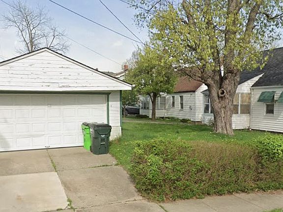 3rd image of 10312 Plymouth Ave