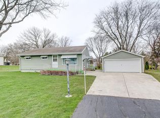 8038 W Elm Ct, Franklin, WI 53132