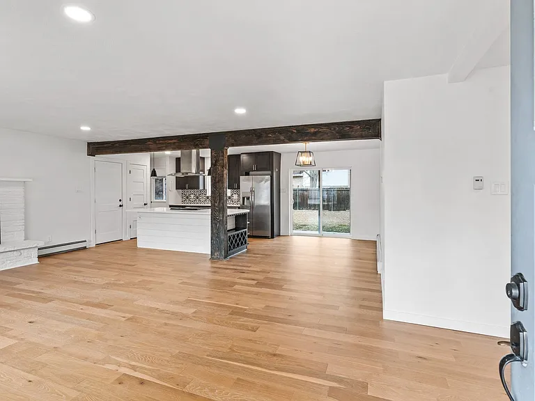 1440 Northwestern Rd — Photo 4