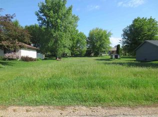 200 Thornhill Dr SW, Poplar Grove, IL 61065